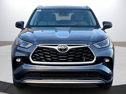 Used 2022 Toyota Highlander XLE
