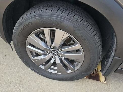 Certified 2025 Nissan Pathfinder SV FWD image 2