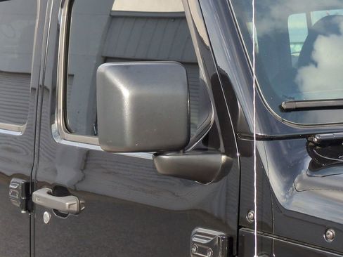 Used 2023 Jeep Wrangler Unlimited Sahara image 12