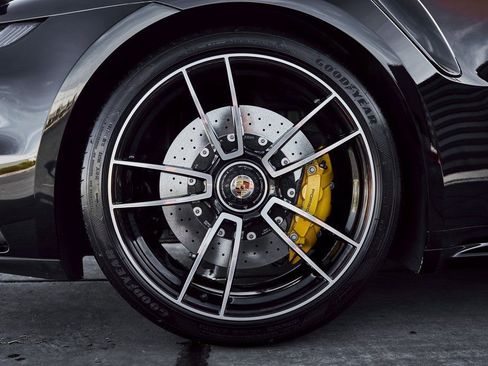 Used 2022 Porsche 911 Turbo S image 21