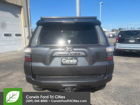 Used 2014 Toyota 4Runner SR5 image 12