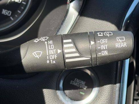 Used 2023 Chevrolet Traverse RS AWD/4WD image 21