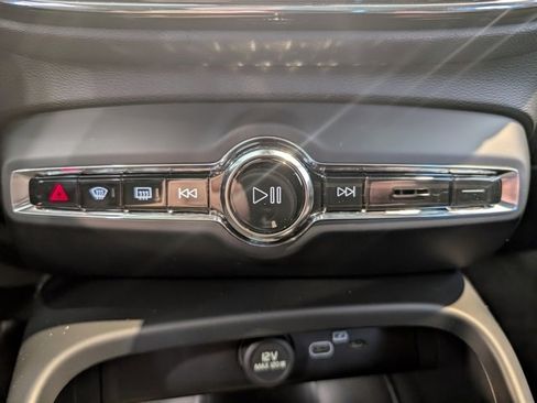 New 2026 Volvo XC40 B5 Ultra w/ Climate Package image 30