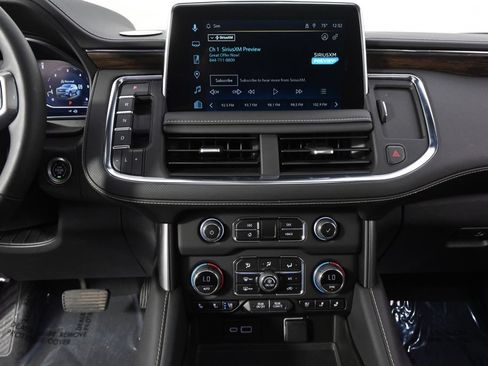 Used 2023 Chevrolet Tahoe Premier AWD/4WD image 28