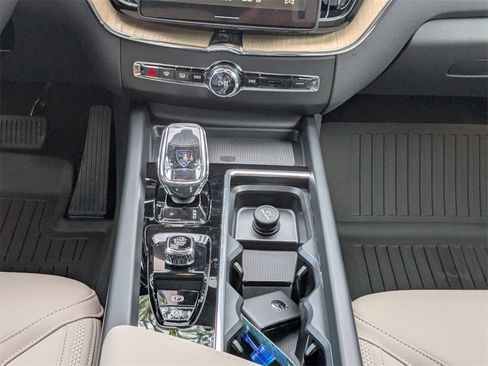 New 2026 Volvo XC60 B5 Core image 20