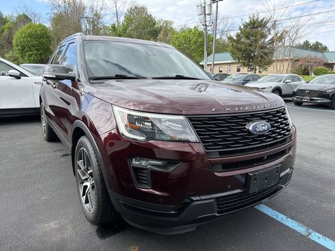 Used 2019 Ford Explorer Sport w/ Equipment Group 401A AWD/4WD image 2