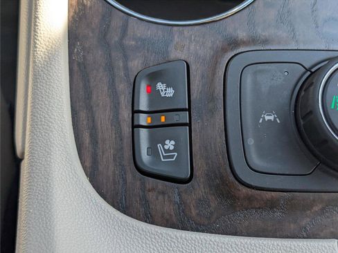 Used 2021 GMC Acadia Denali w/ Denali Ultimate Package image 29