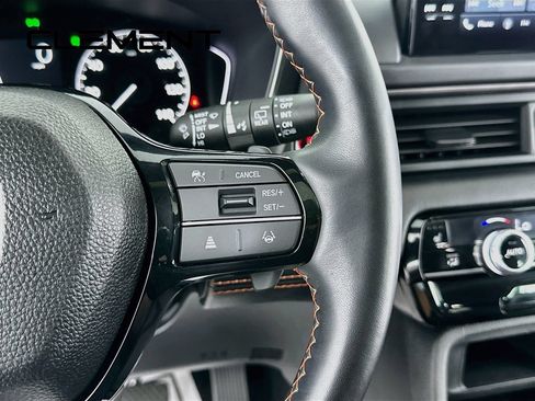 Used 2025 Honda Pilot TrailSport image 17