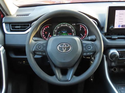 Used 2023 Toyota RAV4 LE image 18