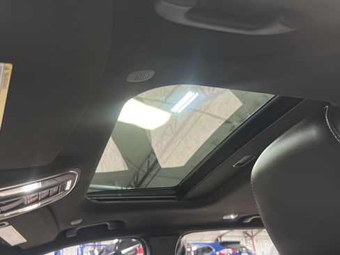 Used 2023 Jeep Grand Cherokee Altitude image 25