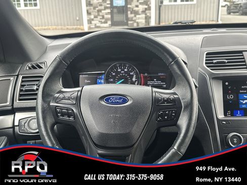 Used 2019 Ford Explorer XLT w/ Equipment Group 202A AWD/4WD image 11