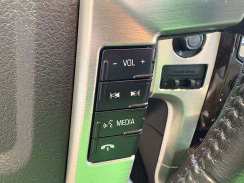 Used 2014 Ford F150 Platinum image 12