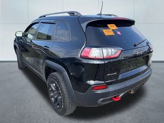 Used 2019 Jeep Cherokee Trailhawk video 2