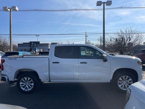 Used 2023 Chevrolet Silverado 1500 Custom image 17