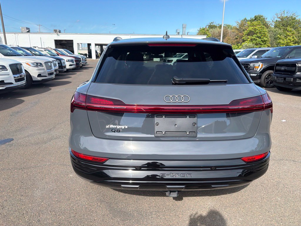 Used 2024 Audi Q8 e-tron Prestige w/ Prestige Package AWD/4WD image 5