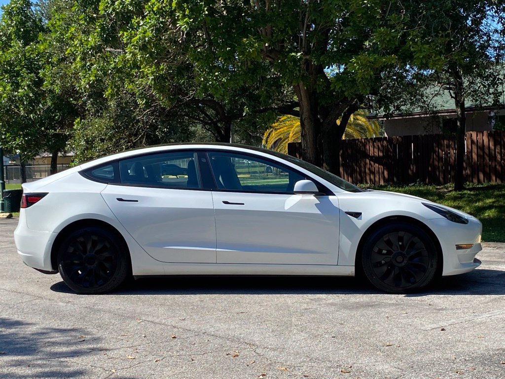 Used 2022 Tesla Model 3 Long Range AWD/4WD image 13