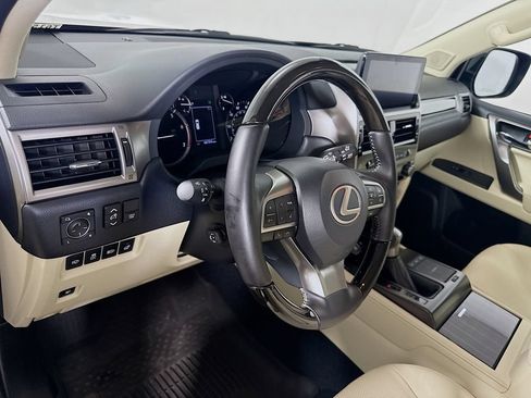 Used 2023 Lexus GX 460 Premium w/ Accessory Package AWD/4WD image 10