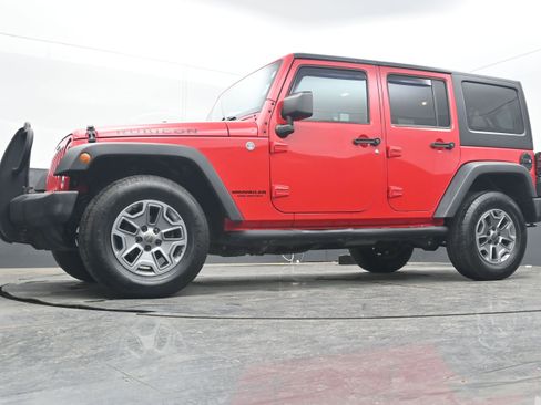Used 2015 Jeep Wrangler Unlimited Rubicon image 25