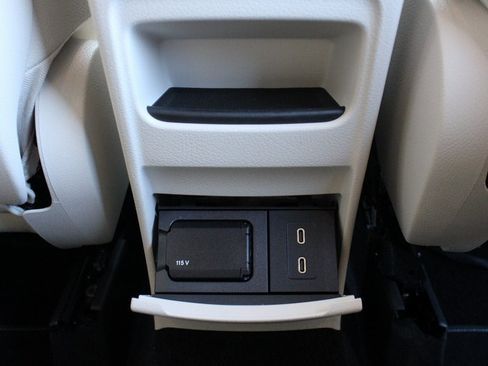 Used 2025 Mercedes-Benz GLA 250 4MATIC image 23