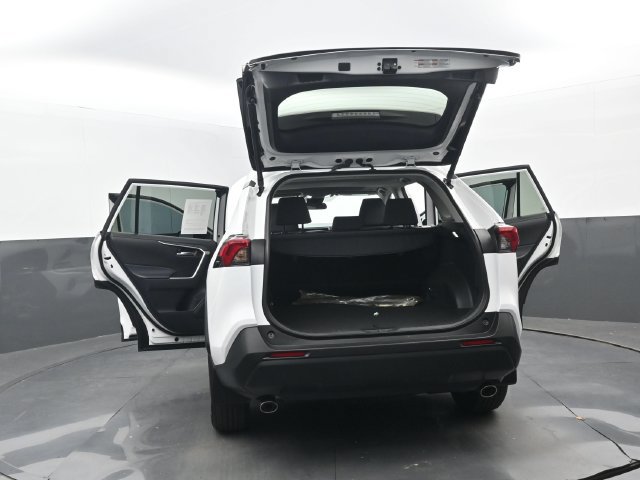 Used 2024 Toyota RAV4 XLE FWD image 34