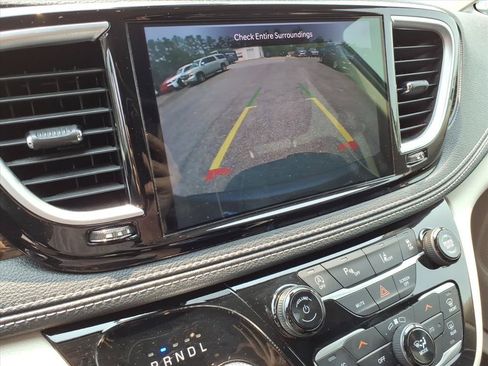 Used 2023 Chrysler Pacifica Limited FWD image 26