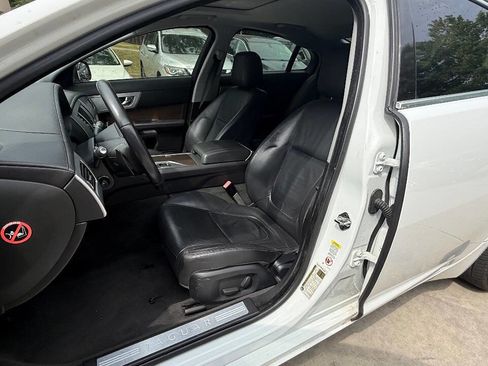 Used 2013 Jaguar XF RWD image 45