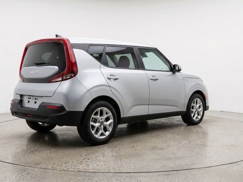 Used 2025 Kia Soul LX w/ LX Technology Package FWD image 9