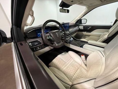 Used 2024 Lincoln Navigator Black Label AWD/4WD image 2