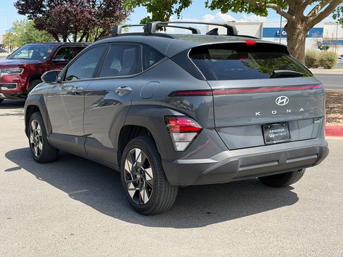 Used 2024 Hyundai Kona SEL AWD/4WD image 3