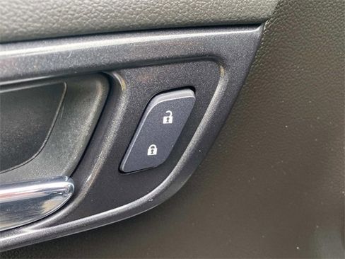 Used 2019 Chevrolet Suburban Premier image 15