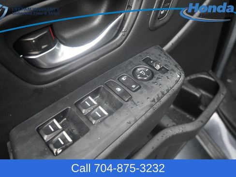 Used 2025 Honda Pilot EX-L image 22