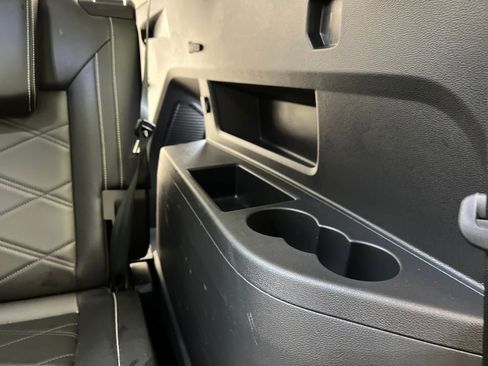 Used 2024 Volkswagen Atlas SE image 35