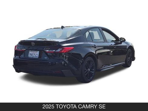 Used 2025 Toyota Camry SE FWD image 9
