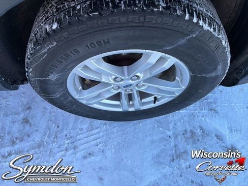 Used 2022 Ford Explorer XLT w/ Equipment Group 202A AWD/4WD image 25