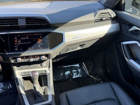 Used 2022 Audi Q3 2.0T Premium image 29