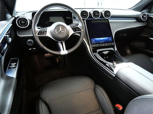 Used 2025 Mercedes-Benz C 300 4MATIC Sedan image 4