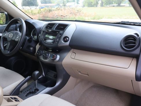 Used 2011 Toyota RAV4 4WD w/ Upgrade Value Pkg image 18