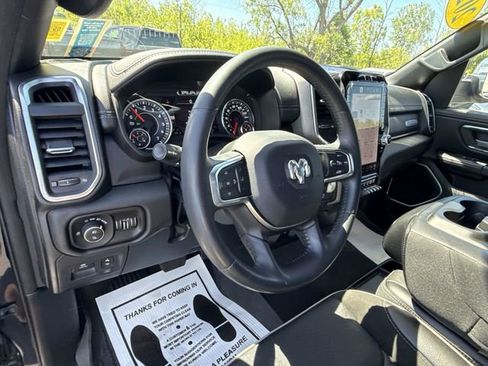 Used 2023 RAM 1500 Laramie AWD/4WD image 10