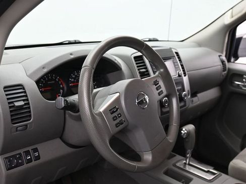 Used 2018 Nissan Frontier SV image 15