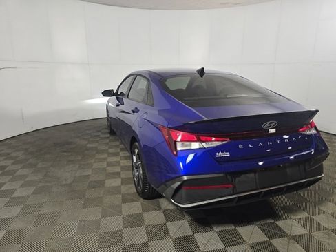 Used 2025 Hyundai Elantra Sport image 7