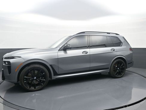 Used 2025 BMW X7 M60i image 5