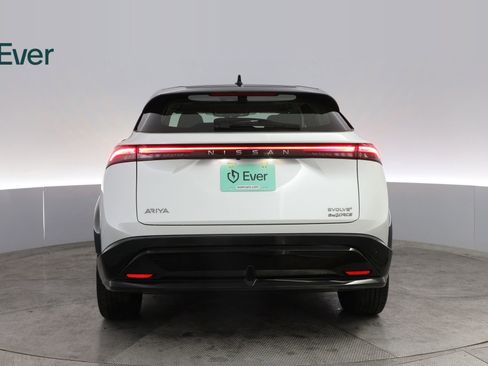 Used 2024 Nissan Ariya AWD image 15