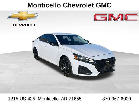 Used 2024 Nissan Altima 2.5 SR image 1