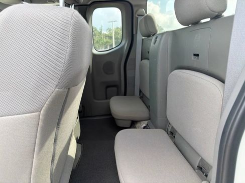 Used 2018 Nissan Frontier S RWD image 14