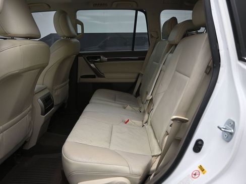 Used 2014 Lexus GX 460 image 26