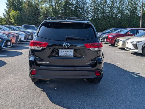 Used 2019 Toyota Highlander XLE AWD/4WD image 4