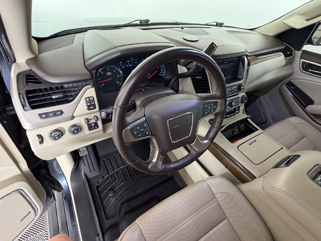 Used 2019 GMC Yukon XL Denali w/ Denali Ultimate Package AWD/4WD image 14