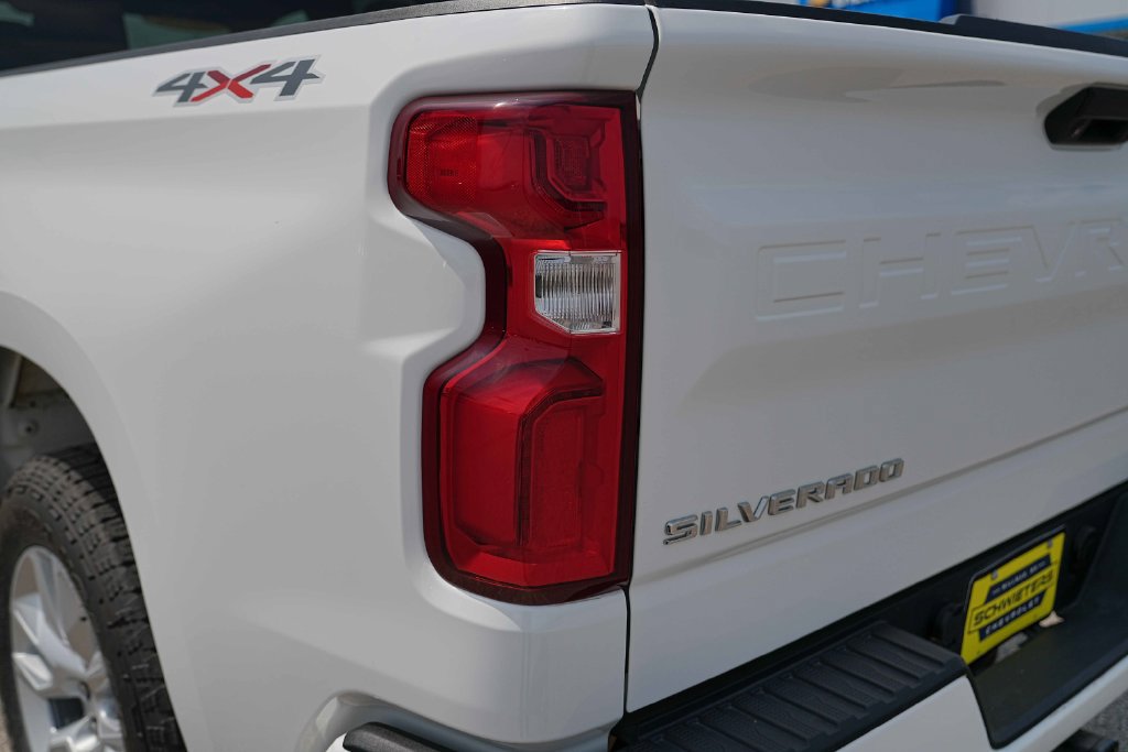Used 2020 Chevrolet Silverado 1500 Custom w/ Trailering Package AWD/4WD image 10