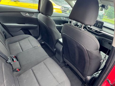 Used 2021 Kia Forte LXS FWD image 19