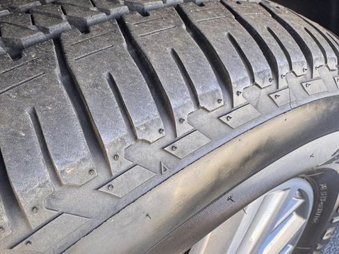 Used 2024 Nissan Armada SL w/ Captain's Chairs Package image 35